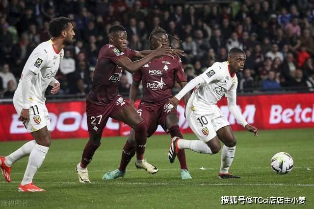 阿森纳在英超以1-0小胜诺丁汉森林，马杜埃凯成关键人物